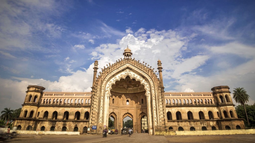 Agra to Lucknow taxi service