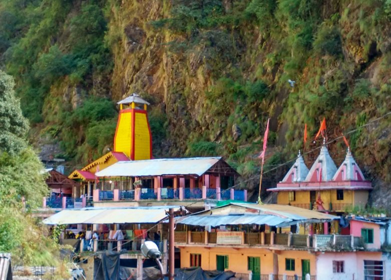 Dehradun to Yamunotri taxi service